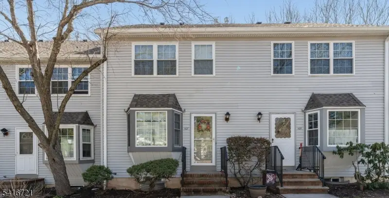107 Franklin Ct, Raritan, NJ 08822 - #2