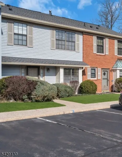 36 Carlisle Ct, Franklin, NJ 08873 - #2