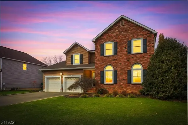 96 Beechwood Cir, Hillsborough Twp., NJ 08844