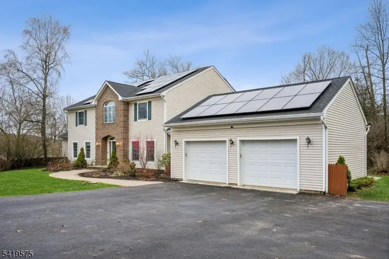 9 Nuthatch Ct, Allamuchy, NJ 07840 - #2