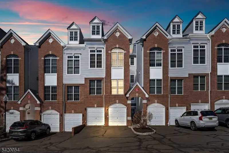 9 Goffle Brook Ct, Hawthorne, NJ 07506 - #1