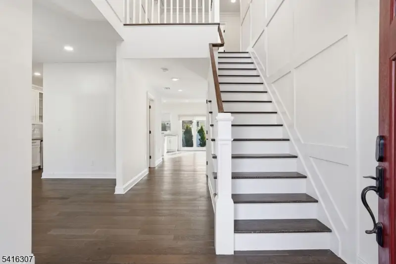 44 Manor Rd, Livingston, NJ 07039 - #2