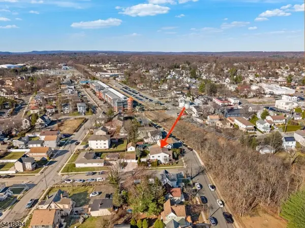 24 Maple Ave, Waldwick Boro, NJ 07463