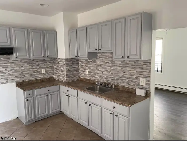 194 Hobson St, Newark, NJ 07112 - #1