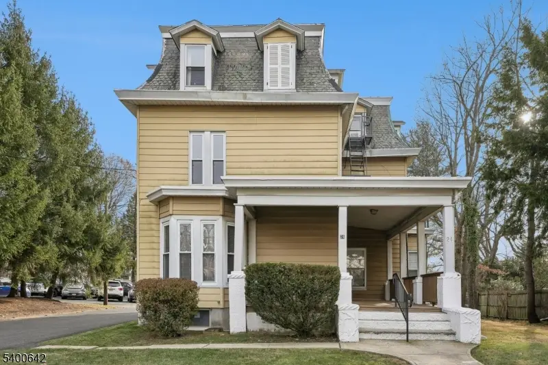 24 Franklin Pl, Summit, NJ 07901 - #1
