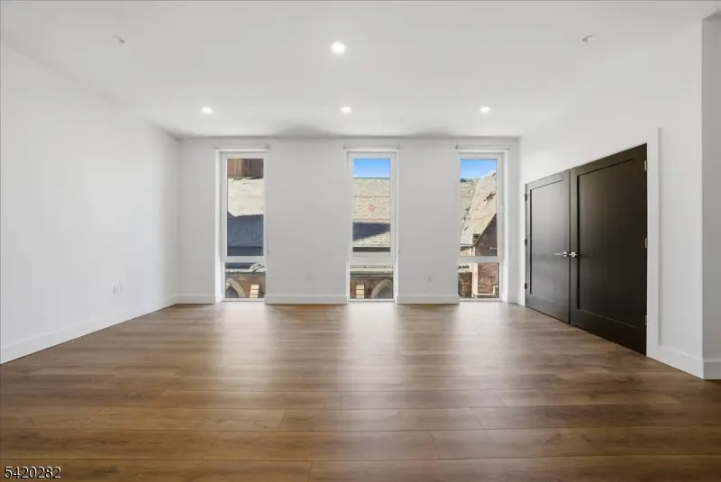 21 Lincoln Park #302, Newark, NJ 07102 - #3