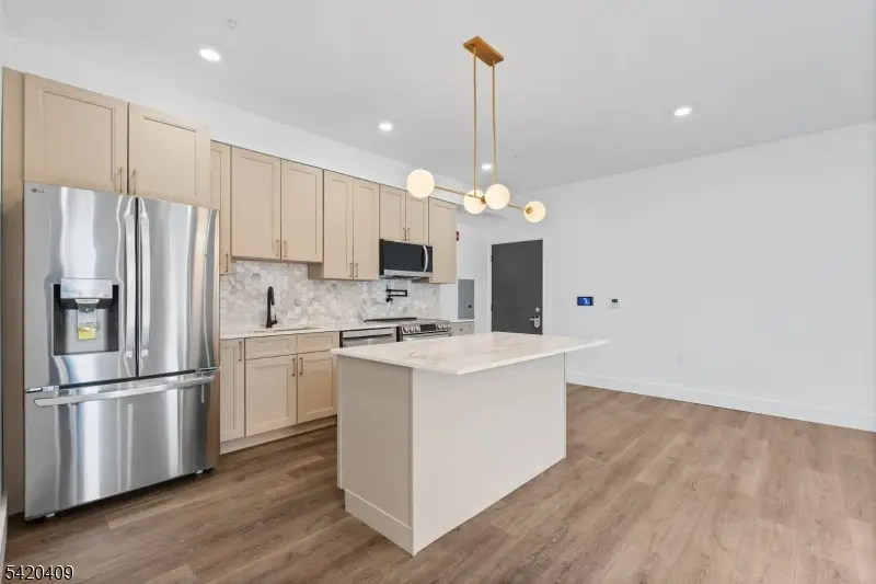 21 Lincoln Park #100, Newark, NJ 07102 - #3