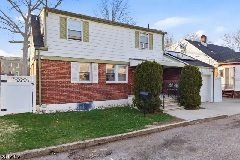 1490 Champlin Sq, Teaneck, NJ 07666 - #3