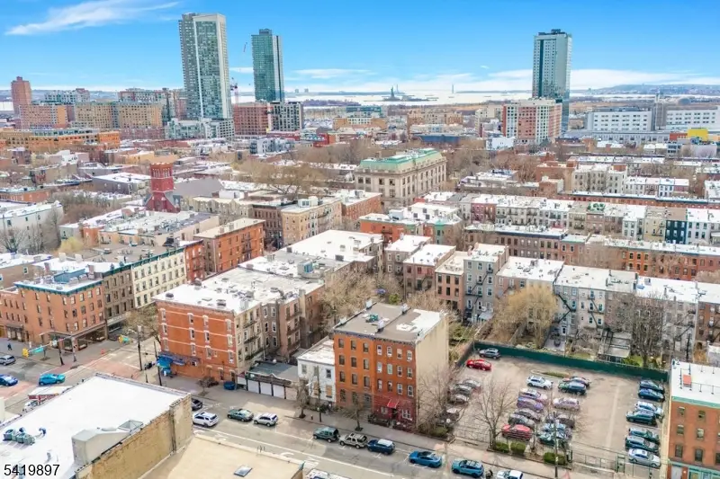 189 Christopher Columbus Dr #1, Jersey City, NJ 07302 - #2