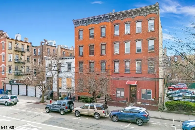189 Christopher Columbus Dr #1, Jersey City, NJ 07302 - #3