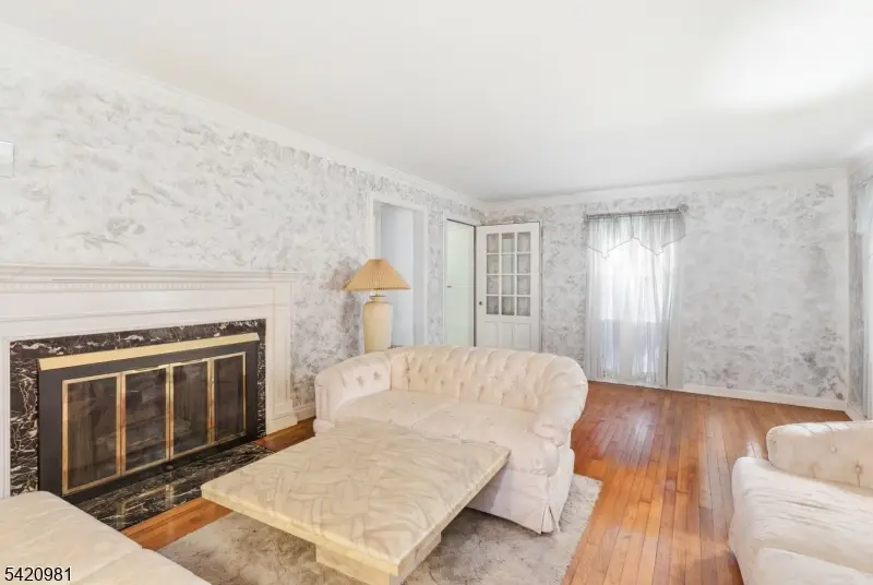 442 Seven Oaks Rd, Orange, NJ 07050 - #3