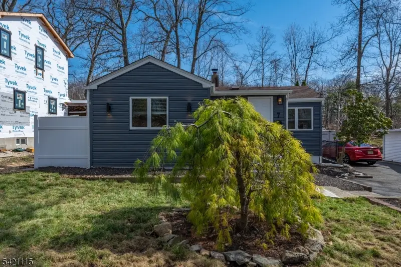 7 Pine St, Lake Hopatcong, NJ 07849 - #2
