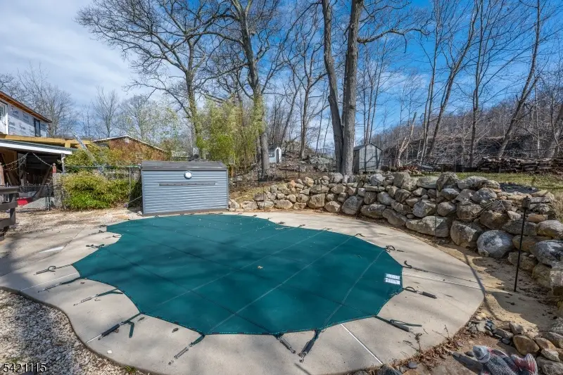 7 Pine St, Lake Hopatcong, NJ 07849 - #3