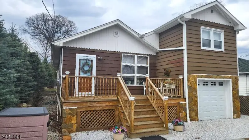 106 Maxim Dr, Hopatcong, NJ 07843 - #3