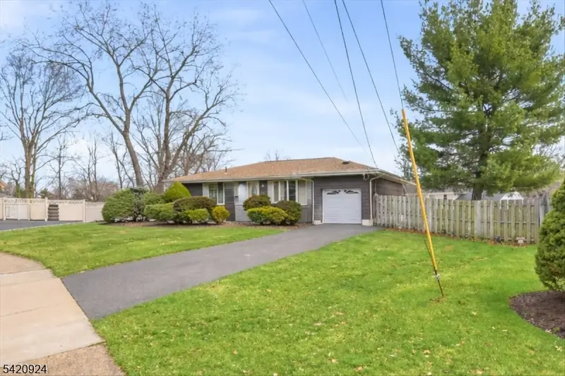 100 Hayes Ave, Clark, NJ 07066 - #3
