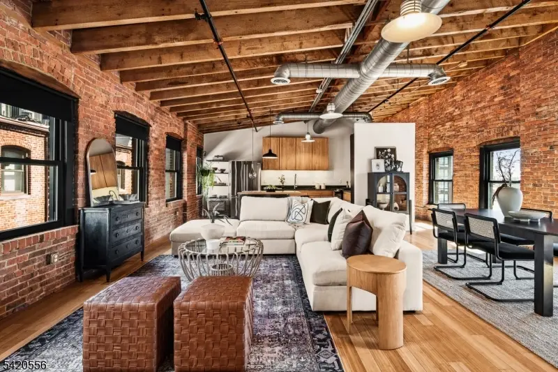 61 New Jersey Railroad Ave #13, Newark, NJ 07105 - #2