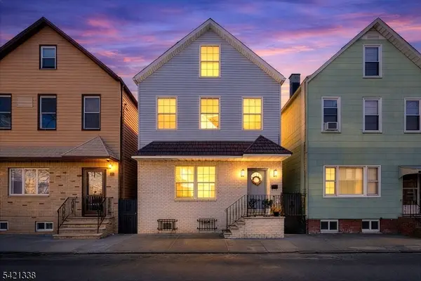 97 Houston St, Newark City, NJ 07105