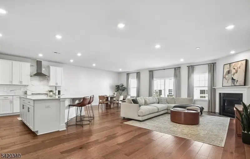 36 Ventura Dr, East Hanover, NJ 07936 - #1