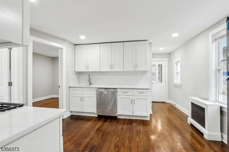 621 Roosevelt Ave, Carteret, NJ 07008 - #2