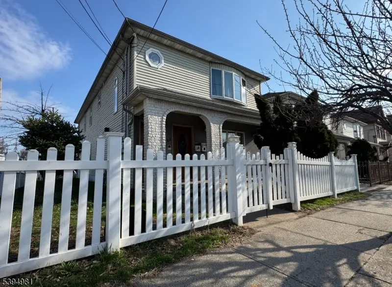 34 Erie St, Elizabethport, NJ 07206 - #1