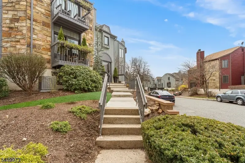 28 Trafalgar Ct, Washington, NJ 07840 - #2