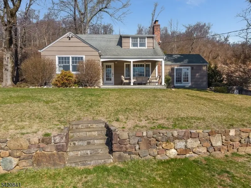 622 River Rd, Chatham, NJ 07928 - #1