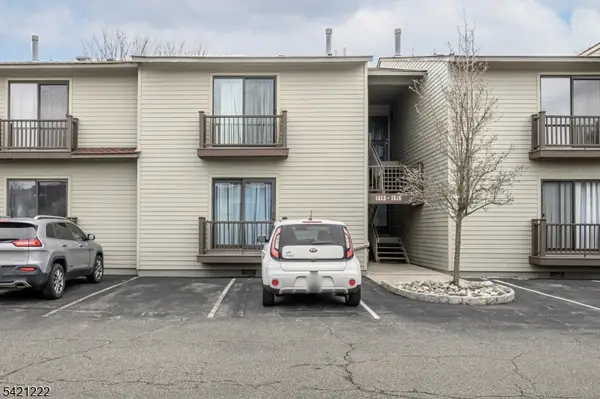 1614 Spruce Hills Dr, Glen Gardner Boro, NJ 08826