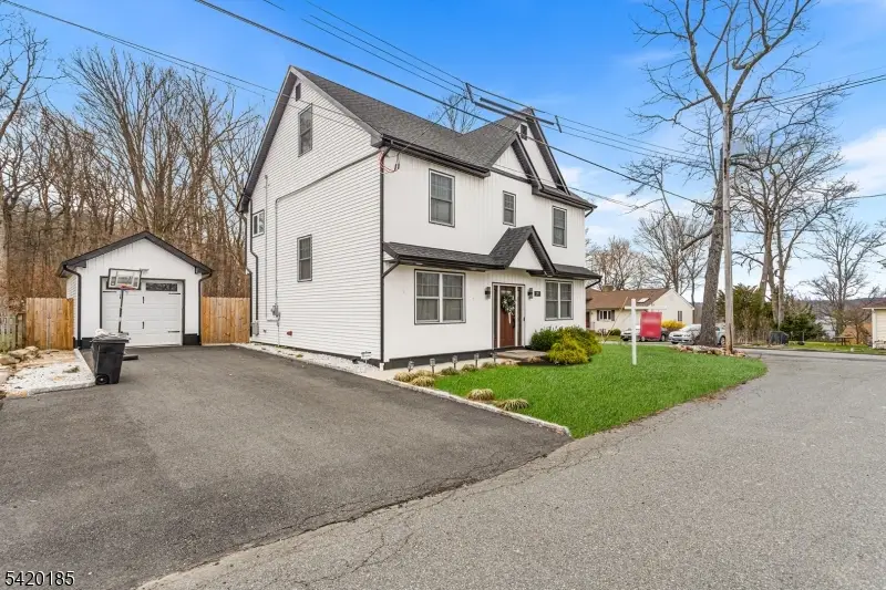 29 Tennis Rd, Lake Hopatcong, NJ 07849 - #2