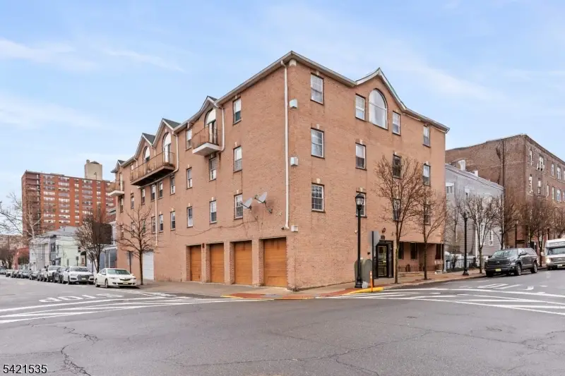401 Bergenline Ave, Union City, NJ 07087 - #1
