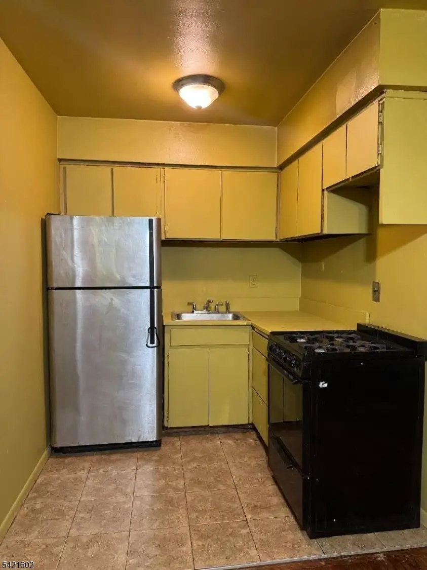 744-750 Hazard Pl #1C, Elizabeth, NJ 07208 - #3