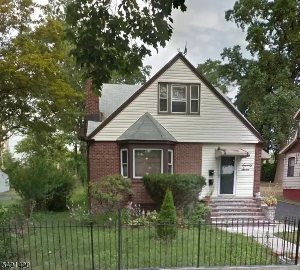 77 Ross St, East Orange City, NJ 07018