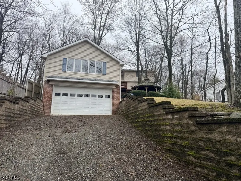 32 Clayton Rd, Upper Greenwood Lake, NJ 07480 - #3