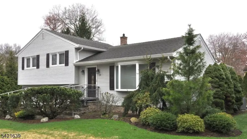 28 Jefferson Pl, Montvale, NJ 07645 - #1