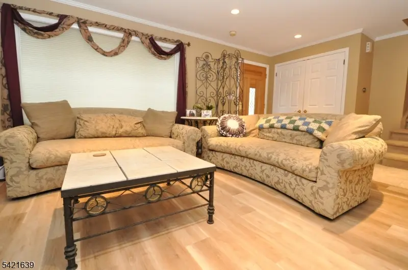 28 Jefferson Pl, Montvale, NJ 07645 - #3