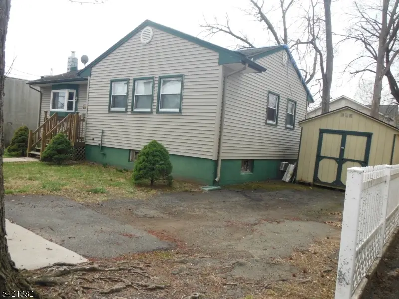 210 N 10th St, Kenilworth, NJ 07033 - #2