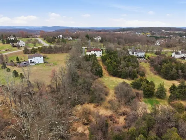 15 Dana Dr, Andover Twp., NJ 07848