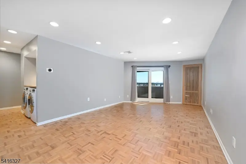 41-51 Wilson Ave #D6, Newark, NJ 07105 - #2