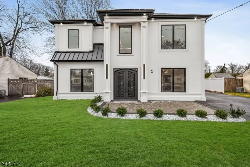 6 E Knollwood Rd, Edison, NJ 08817 - #1