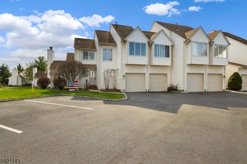 8 Russell Ct, Montville, NJ 07045 - #1