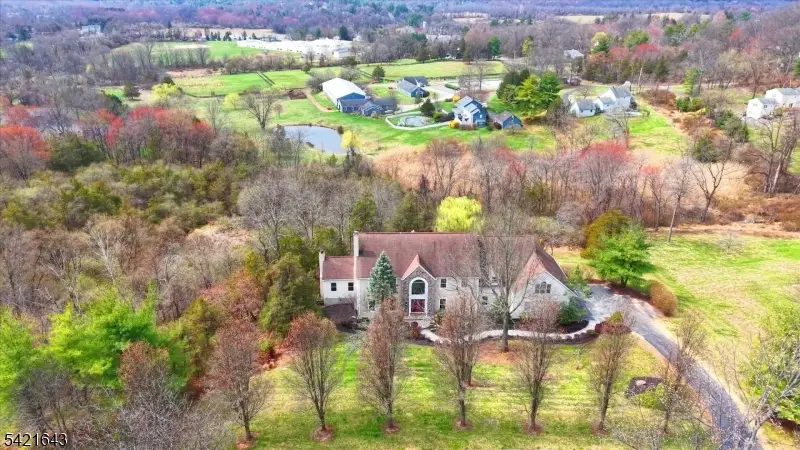 10 Blue Cliff Dr, Clinton, NJ 08833 - #2