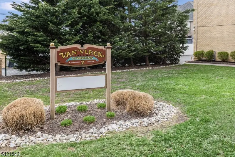 7 Van Vleck St #9, Montclair, NJ 07042 - #2