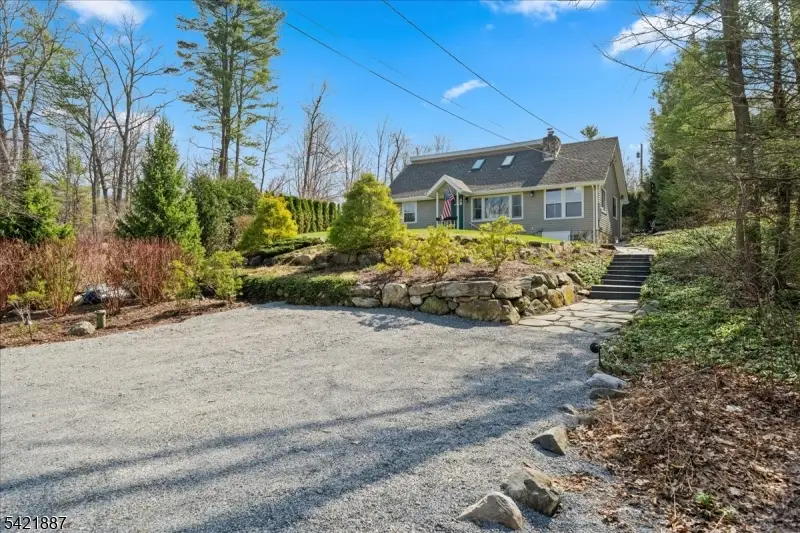 426 E Lake Shore Dr, Highland Lakes, NJ 07422 - #2