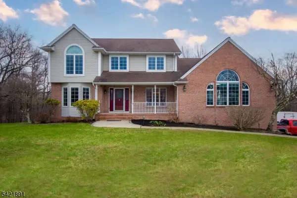 6 Meadow Lake Dr, Hardwick Twp., NJ 07825