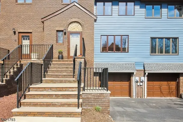 8 Village Green Ct, South Orange Village Twp., NJ 07079