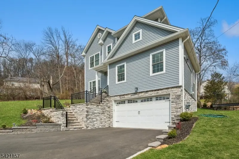 518 Cardinal Ln, Green Brook, NJ 08812 - #3