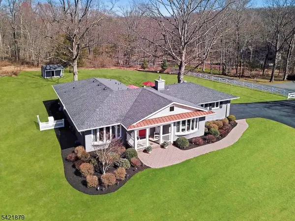 13 Laurel Pl, Chester Twp., NJ 07930