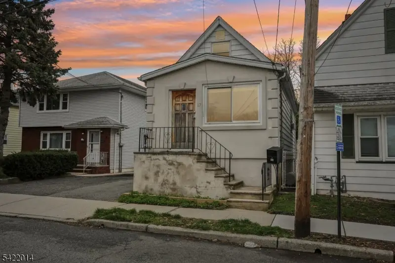 17 Emma Pl, Clifton, NJ 07013 - #1