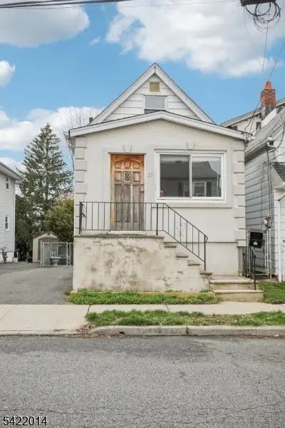 17 Emma Pl, Clifton, NJ 07013 - #3