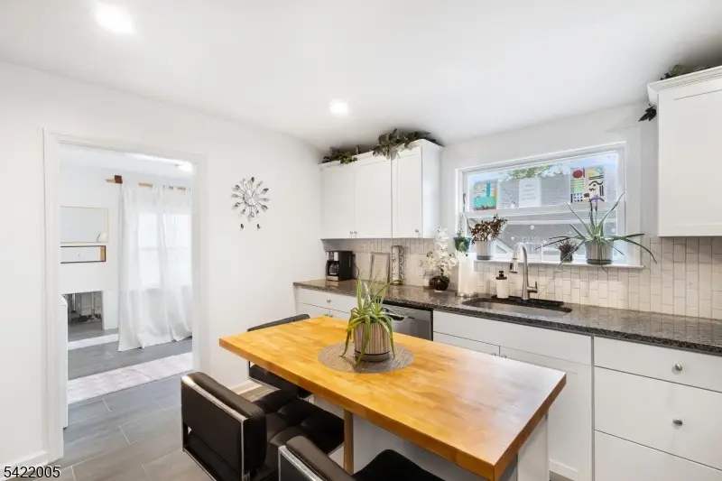 60 Searing St, Dover, NJ 07801 - #3