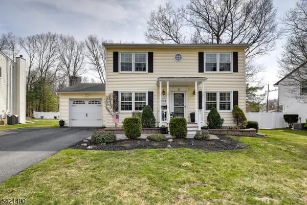 8 Loretta Ln, Jefferson Twp., NJ 07438